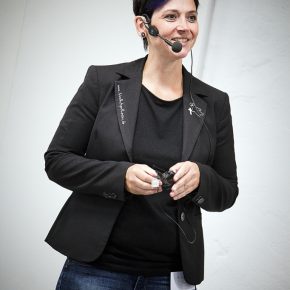 Anja Kretschmer, Organisatorin